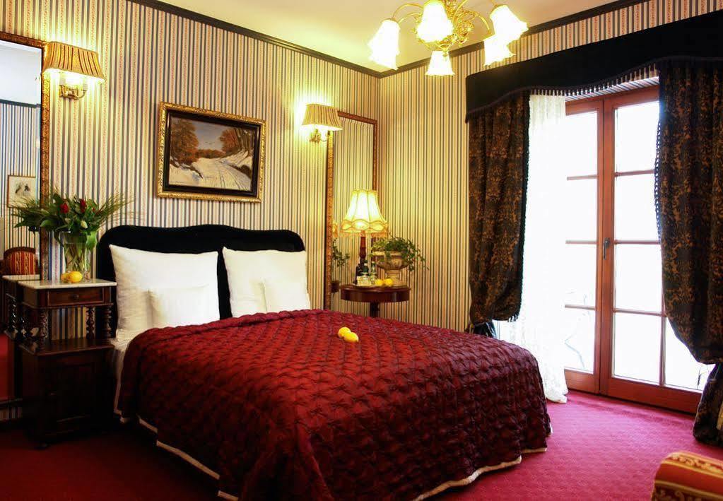 Dwor Giemzow Hotel - Autostrada A1 وودج المظهر الخارجي الصورة
